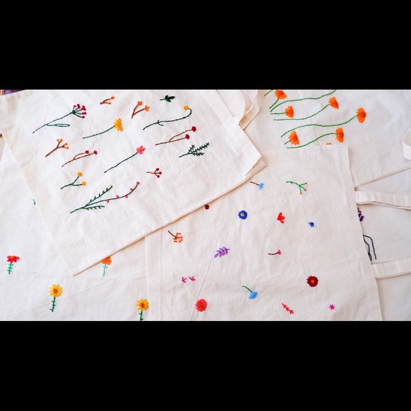 floral tote bag, minimalistic reusable shopping bag, farmer’s market tote bag - Picture 4 of 4